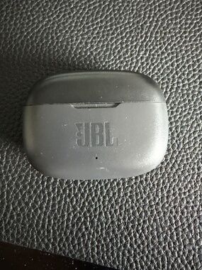 Black JBL VIBE 200TWS True Wireless Earbuds